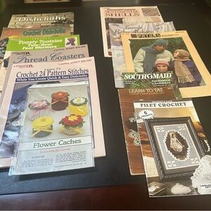 Assortment of pamphlets with projects to crochet, Knit and Tat 🧶🧣